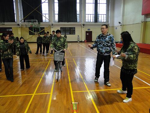 ͨ˹øek׌\(dng)(hu )