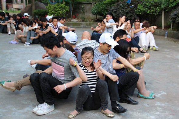 M(jn)Ӊ(mng)RFչһӖI(yng)֮{