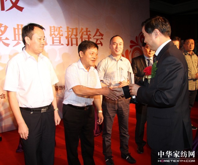 ýzIL(chng)s߶Ȅ(chung  )彩