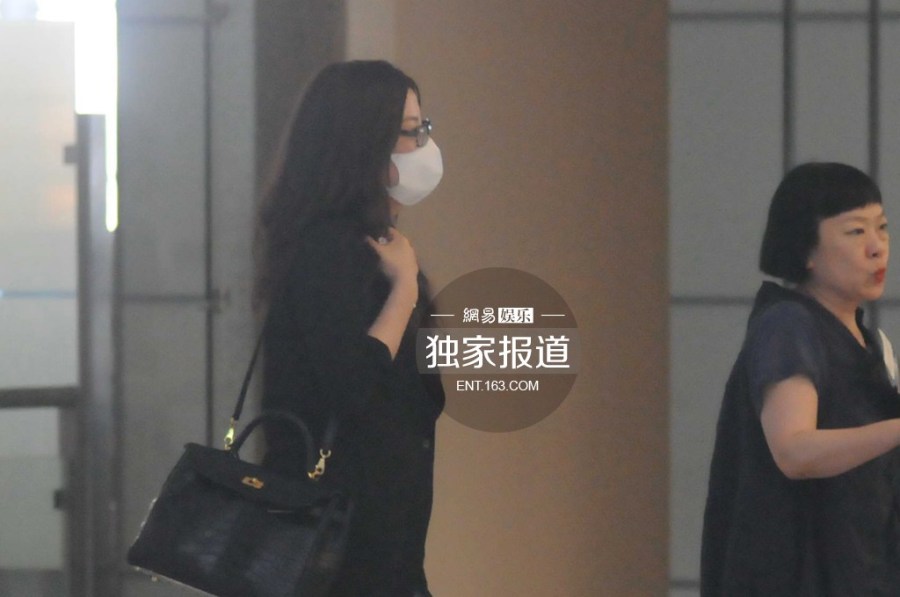 wޱyŮFC(chng)͵ķ_(ki)