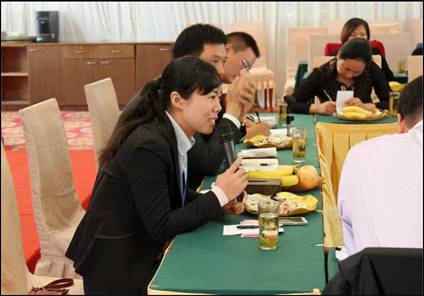 ˍuҼ2015Ʒbp(hu )߽(jng)N(xio)Մ(hu )AM(mn)Y