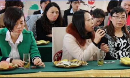 ˍuҼ2015Ʒbp(hu )߽(jng)N(xio)Մ(hu )AM(mn)Y