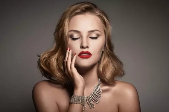 Ů@ӟɵzDzS+Ů(li)