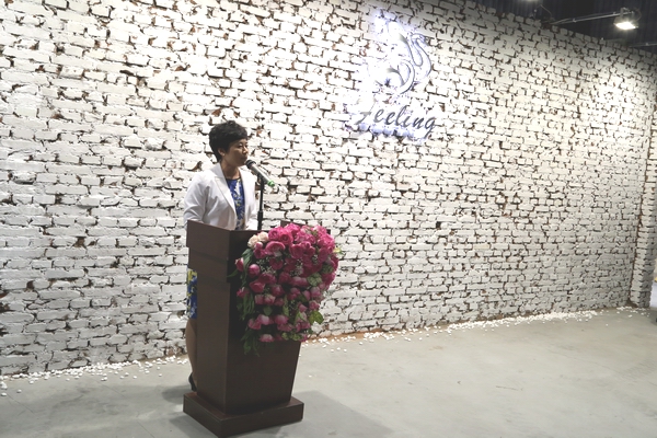 `Ҋ(jin)----FEELINGƷưl(f)(hu )ڱHˇg(sh)@^e