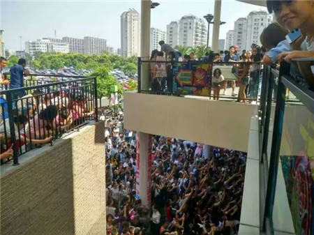 w֥@G಩ҼɼWR˹(zhun)u(mi)F(chng)