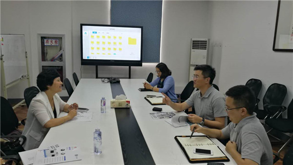 Ƅ(dng)a(chn)I(y)ںM(jn)g(sh)M(jn)ЇҼf(xi)(hu ){мҼOI(y)