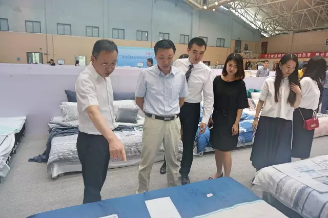 Ҹζϯͨ300Ҽa(chn)ƷŮ