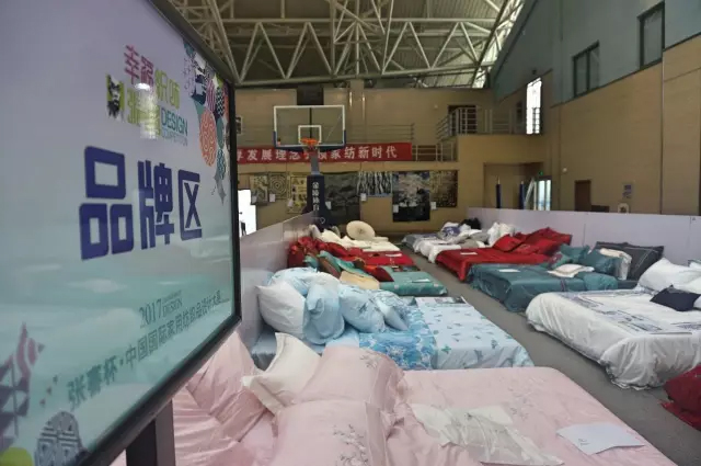 Ҹζϯͨ300Ҽa(chn)ƷŮ