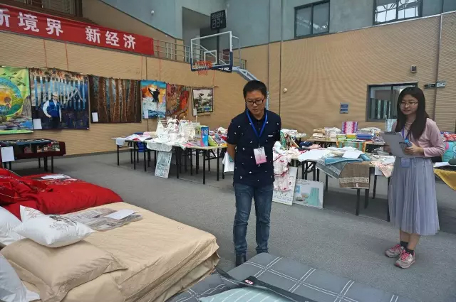 Ҹζϯͨ300Ҽa(chn)ƷŮ