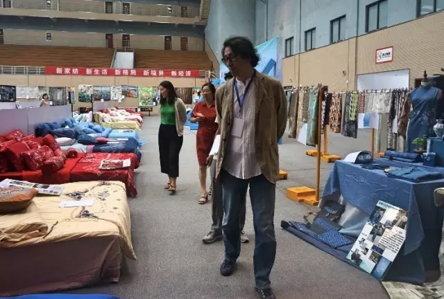 Ҹζϯͨ300Ҽa(chn)ƷŮ