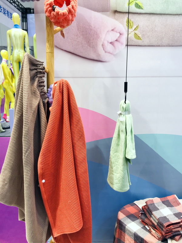 ϰɫǧˇxW(xu)ë--L(fng)ӱǧˇƷ޹˾T(mn)˴