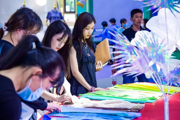 2022򴺼(hu )ּϵл(dng)AɆĻ