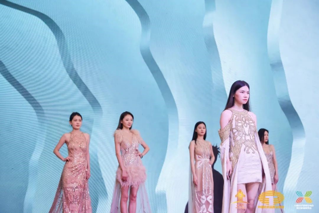 䁾͌(zhun)֮·(sh)F|(zh)l(f)չ--2022Ї朴(hu )ͨ¡e